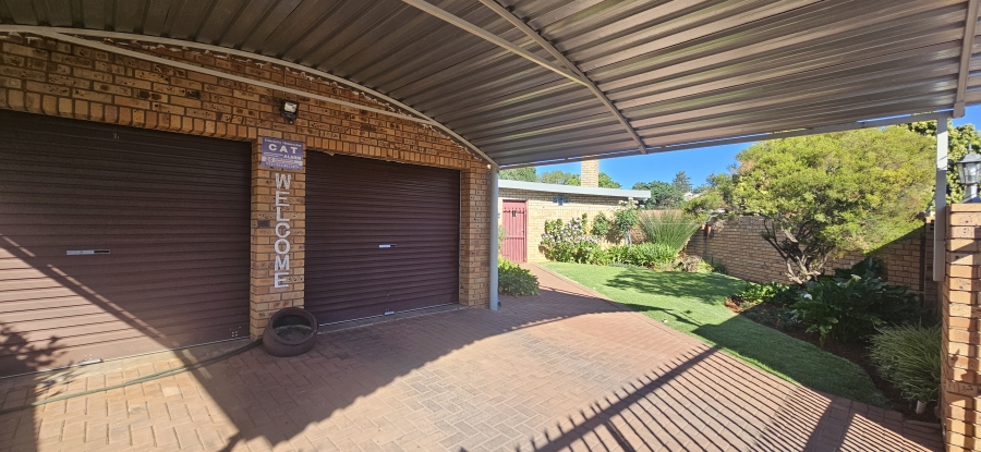 3 Bedroom Property for Sale in Hillcrest Northern Cape